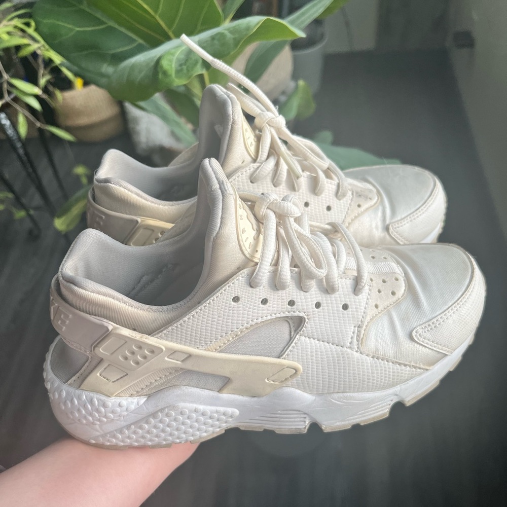 Nike Huarashe Women Cream